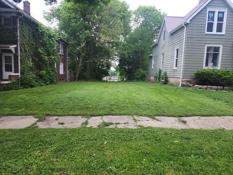 1627 4th Ave, Rockford, IL 61104