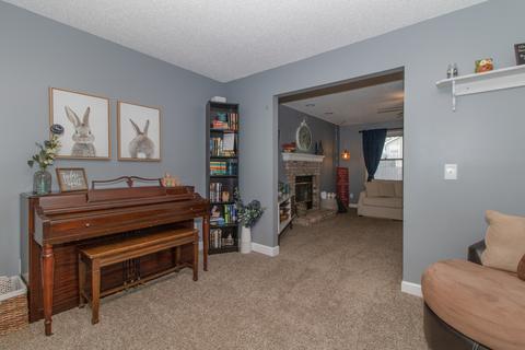 8 Holder Way, Bloomington, IL 61704 photo 4