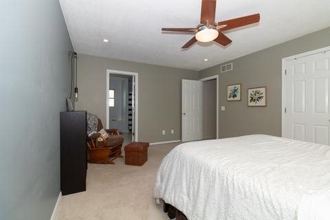 8 Holder Way, Bloomington, IL 61704 photo 33