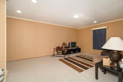 8 Holder Way, Bloomington, IL 61704 photo 39