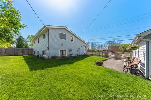 1228 Navajo Dr, Carpentersville, IL 60110