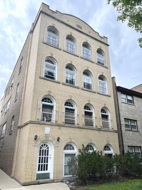 7512 N Claremont Ave, Chicago, IL 60645