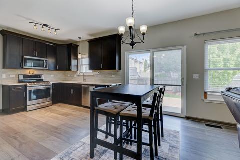 2072 Westridge Blvd, Bartlett, IL 60103 photo 10