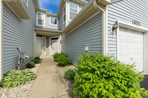 16521 S Windsor Ln, Lockport, IL 60441