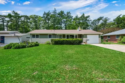 158 Evergreen Pkwy, Crystal Lake, IL 60014