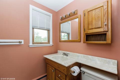 6942 Garden Ln, Bridgeview, IL 60455 photo 13