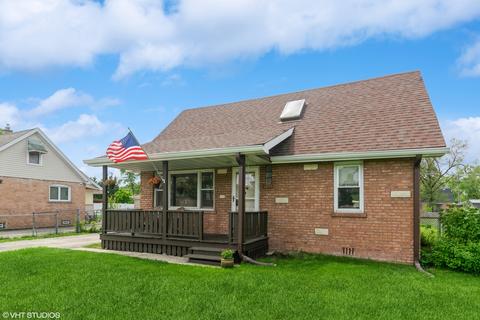 6942 Garden Ln, Bridgeview, IL 60455 photo 2