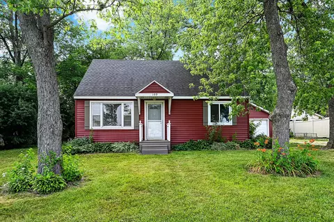 109 Highland Rd, Willowbrook, IL 60527