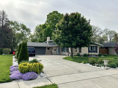 749 Diane Ave, Elgin, IL 60123