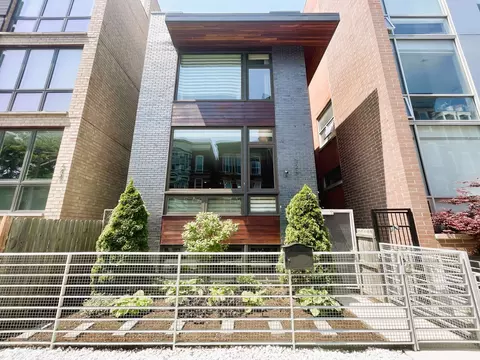 724 N Ada St, Chicago, IL 60642