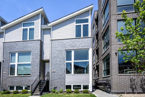 2914 S Hillock St, Chicago, IL 60608