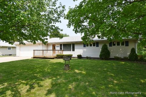 2 N101 Linda Ln, Carol Stream, IL 60188
