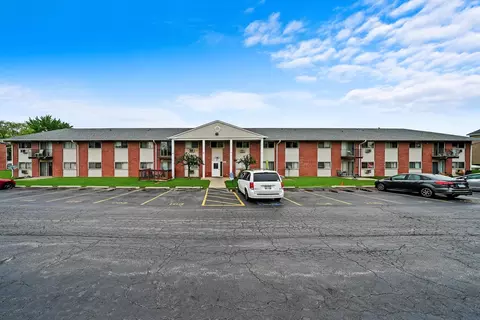 1557 Jill Ct #210, Glendale Heights, IL 60139