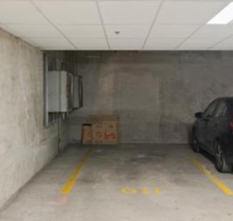630 N State St #P611, Chicago, IL 60654
