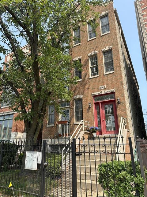 1960 W Diversey Pkwy #2, Chicago, IL 60614