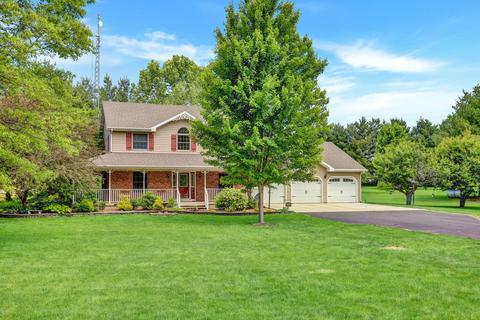 1425 River Bend Ln, White Heath, IL 61884