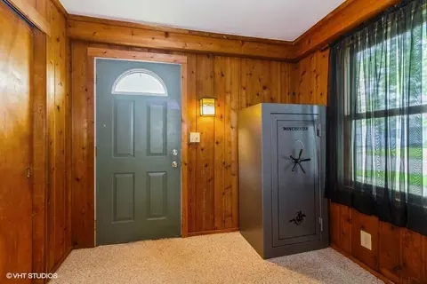 811 W Thompson St, Harvard, IL 60033 photo 3