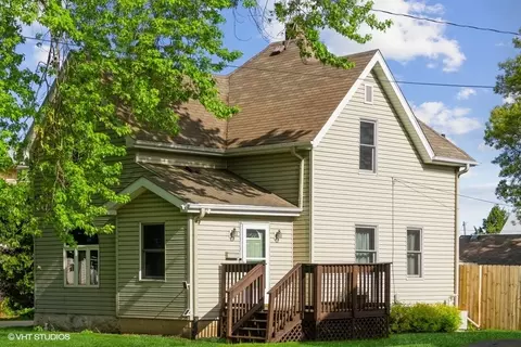 811 W Thompson St, Harvard, IL 60033