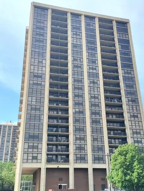 2901 S Michigan Ave #405, Chicago, IL 60616