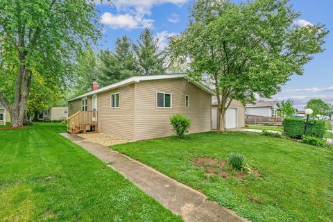 82 Birch Dr, Sandwich, IL 60548