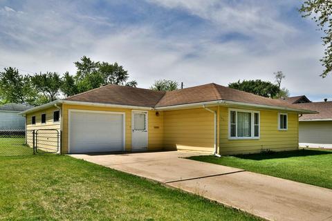 132 Birch St, Carpentersville, IL 60110