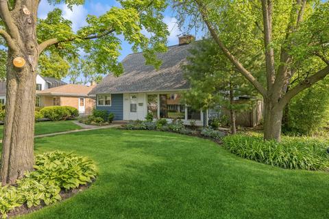 3320 Hayes St, Evanston, IL 60201