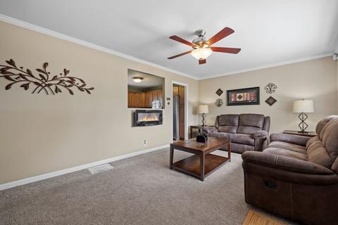 809 Pearson Dr, Joliet, IL 60435 photo 3