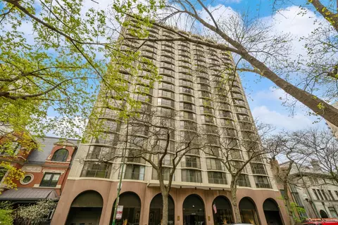 1440 N State Pkwy #17A, Chicago, IL 60610
