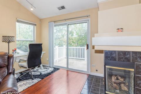 3036 Waters Edge Cir, Aurora, IL 60504 photo 4