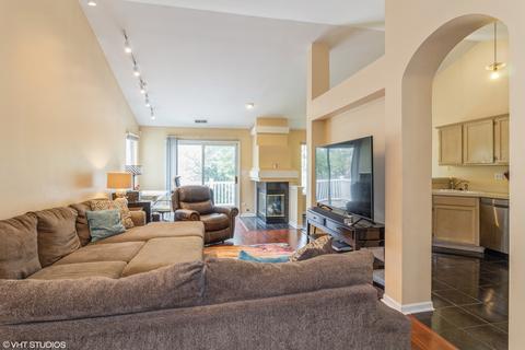 3036 Waters Edge Cir, Aurora, IL 60504 photo 2