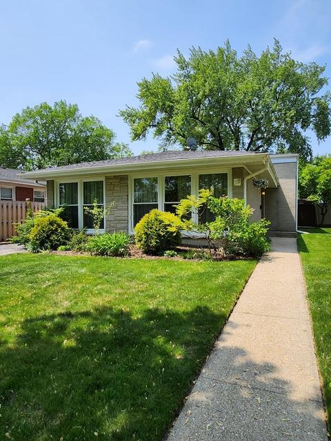 936 Long Rd, Glenview, IL 60025