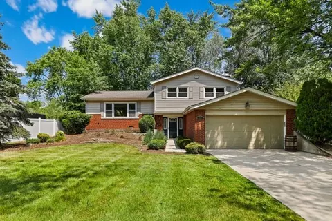 514 Maple Ln, Darien, IL 60561