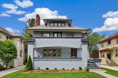 623 N Grove Ave, Oak Park, IL 60302