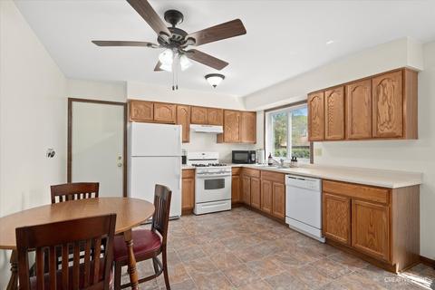 1715 Sheffield Dr, Elgin, IL 60123 photo 4