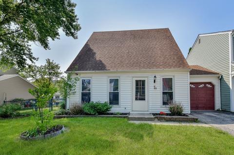 29 W395 Candlewood Ln, Warrenville, IL 60555