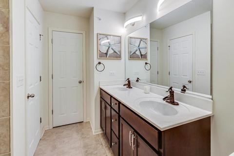 1196 Colfax Ave, Des Plaines, IL 60016 photo 24