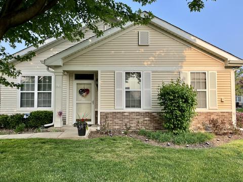 16345 Crescent Lake Dr #16345, Crest Hill, IL 60403