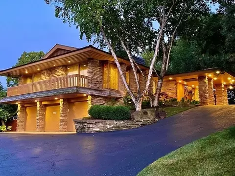 50 Devonshire Dr, Oak Brook, IL 60523 photo 1