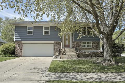700 Stowell Ave, Streamwood, IL 60107