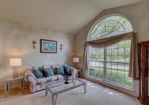 210 Remington Dr, Bartlett, IL 60103 photo 6
