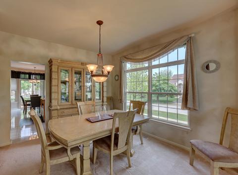 210 Remington Dr, Bartlett, IL 60103 photo 8