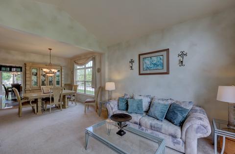 210 Remington Dr, Bartlett, IL 60103 photo 7