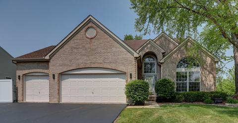210 Remington Dr, Bartlett, IL 60103