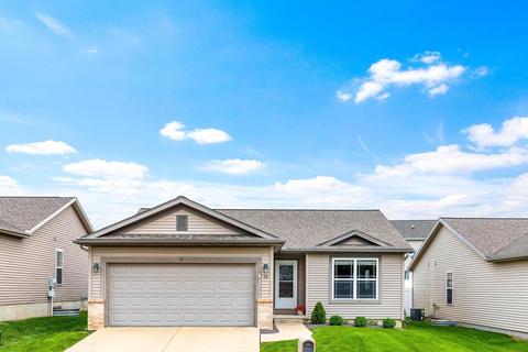 13 Barclay Ct, Bloomington, IL 61705