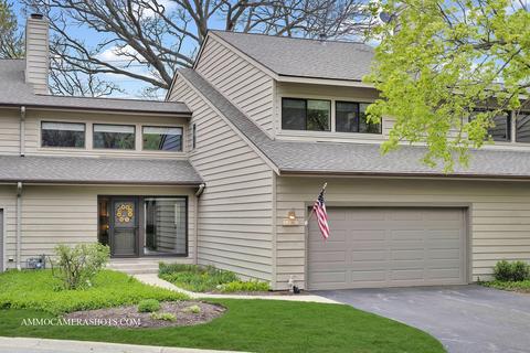 1562 Kirkwood Dr, Geneva, IL 60134