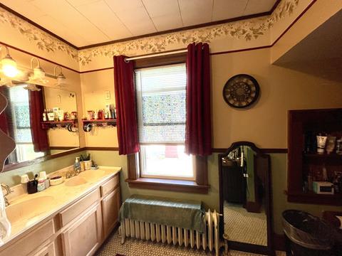 308 E Van Buren St, Ohio, IL 61349 photo 22