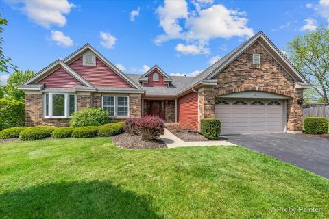 80 Foxboro Ln, Gurnee, IL 60031