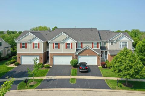 2754 Lorraine Cir, Geneva, IL 60134