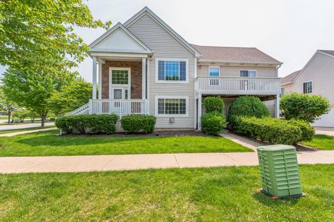213 Hidden Creek Ln, North Aurora, IL 60542