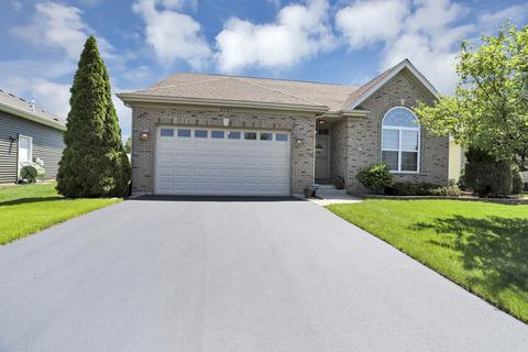 2701 Harnish Dr, Algonquin, IL 60102